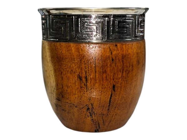 Mate de madera con boquilla