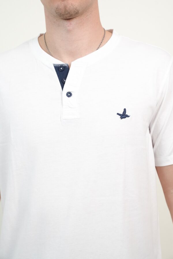 TSHIRT 3 BOTONES