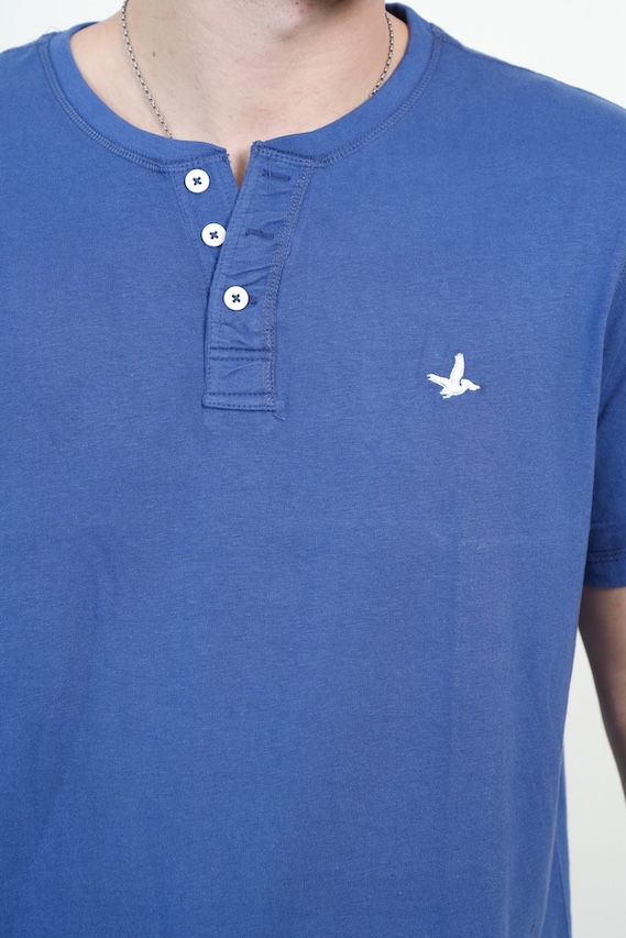 TSHIRT 3 BOTONES